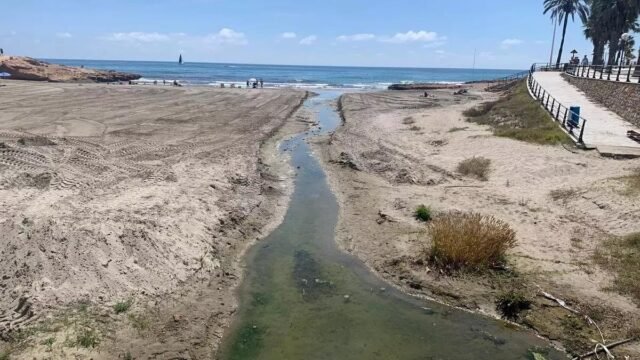 Las playas de Orihuela Costa: una historia de prestigio y crecientes desafíos
