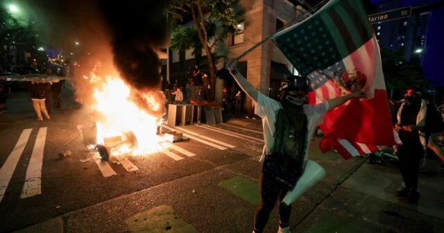 Las protestas contra las redadas de inmigración continúan extendiéndose por los EE. UU. Aquí hay un vistazo a muchos de ellos.
