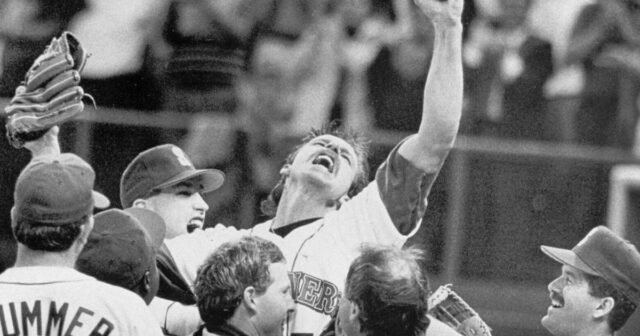 Lefty Randy Johnson legendario de los Marineros para que el número se retirara en Seattle
