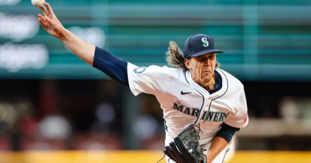 Logan Gilbert Sharp a cambio, pero los murciélagos de M en silencio en los Medias Rojas
