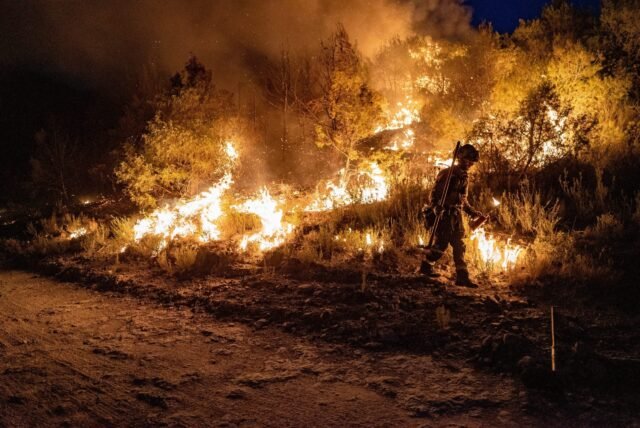 Los bomberos en Andalucia advierten de 'una de las temporadas más peligrosas en décadas'
