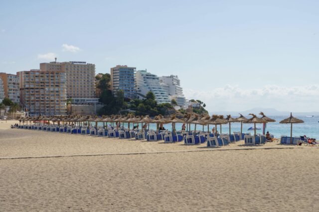 Los jóvenes británicos que favorecen a Benidorm sobre Magaluf como Mallorcan Resort intenta sacudir la reputación de Party
