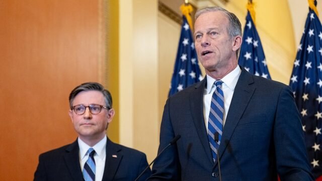 Los republicanos se alinean detrás de Trump después de la huelga contra Irán, con pocos detractores
