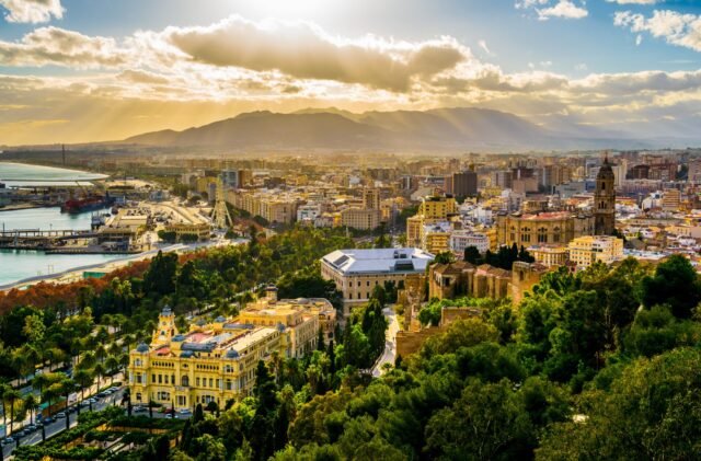 Malaga continúa entregando nuevos permisos de apartamentos turísticos a pesar de la reacción violenta de la vivienda
