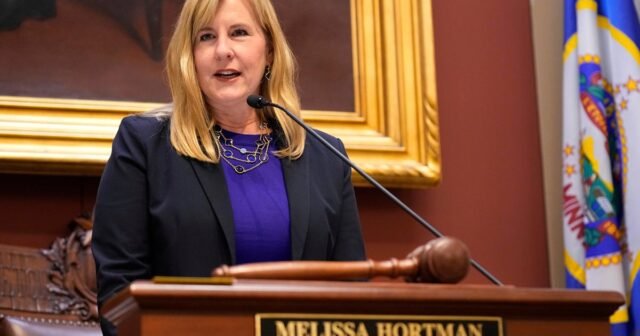 Melissa Hortman, legislador de Minnesota asesinado en tiroteos específicos, es recordado como servicial devoto
