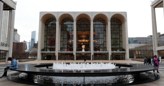 Met Singers 'Union obtiene un aumento del 5% en parte financiado por $ 5 millones en la asignación del estado de Nueva York
