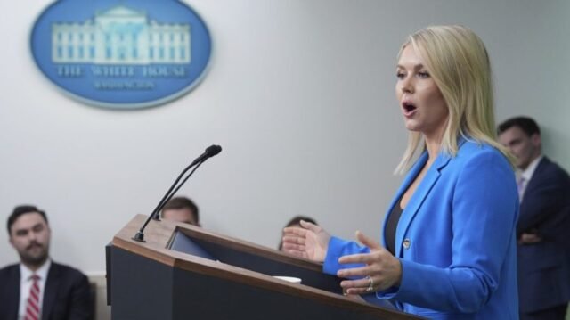 Mira Live: White House Briefs Press mientras Trump refleja a Us.
