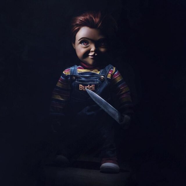 Mujer demanda al antiguo empleador Truist Bank, citando el miedo a Chucky Doll dejado en su silla
