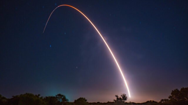 Mundo al borde de la nueva carrera armamentista nuclear - informe - RT World News
