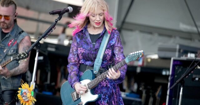 Nancy Wilson de Heart llama al uso de Trump de 'Barracuda' en su desfile militar
