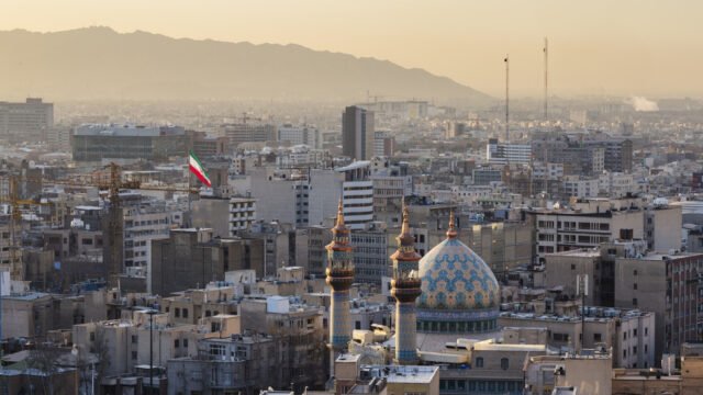 No hay evidencia de la amenaza nuclear de Irán, ex embajador del Reino Unido, RT World News

