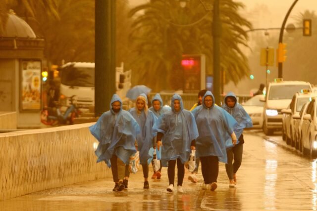 No hayas lavado tu auto todavía, ¿cuánto tiempo durará la lluvia de sangre de España?
