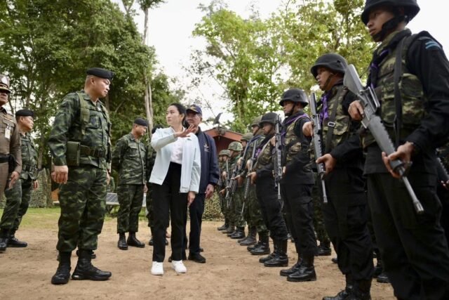 Pide la renuncia del líder del líder de Tailandia a raíz del choque fronterizo de Camboya

