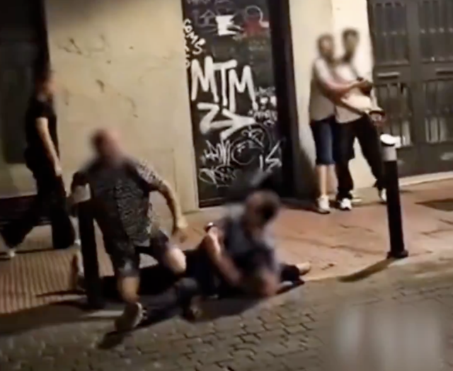 RELOJ: Madrid Policeman arrestado por la muerte de 'Phone Thief' en 'George Floyd de España'
