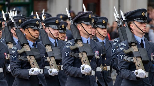 Reino Unido para aumentar drásticamente la producción de armas - RT World News
