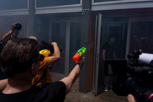 Retorno de las pistolas de agua: protestas contra el turismo agarre Barcelona, ​​Mallorca y otras ciudades
