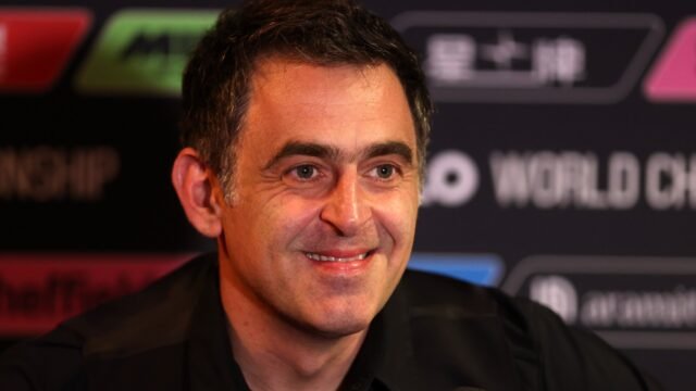 Ronnie O'Sullivan 'finalmente' se registra para el lucrativo lateral, mientras la leyenda de billar le dice a los fanáticos 'Stay Atget'
