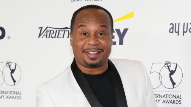 Roy Wood Jr. Toca la Casa Blanca, CNN en los Premios Peabody
