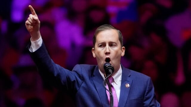 Sergio Gor se consolida a sí mismo como parte 'vital' de la Casa Blanca de Trump
