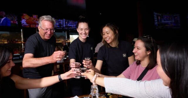 Silver Lake ahora es el hogar del primer bar deportivo de mujeres de Los Ángeles
