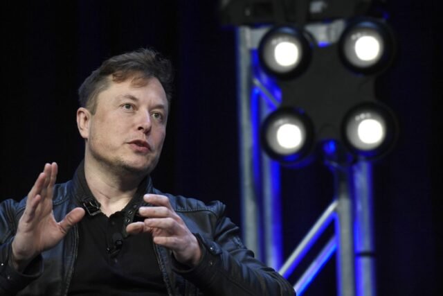 SpaceX Rocket explota en la plataforma durante las pruebas de rutina en Texas
