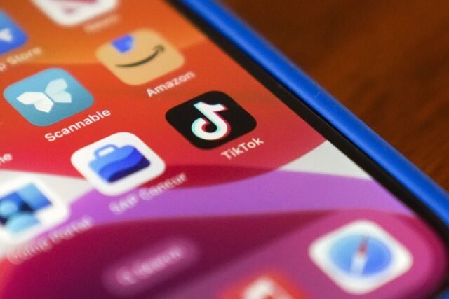 Tiktok mata a #skinnytok en represión contra el contenido de dieta extrema
