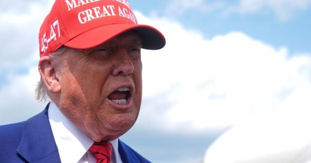 Trump dice que el director de inteligencia Tulsi Gabbard está "equivocado" sobre el programa nuclear de Irán.

