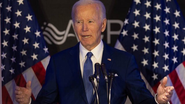 Trump promueve la afirmación de Biden fue reemplazado por 'clon robótico' - RT World News

