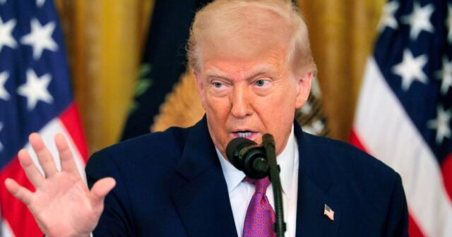 Trump reacciona a las protestas de 'no reyes' con un 'infierno' que se queja
