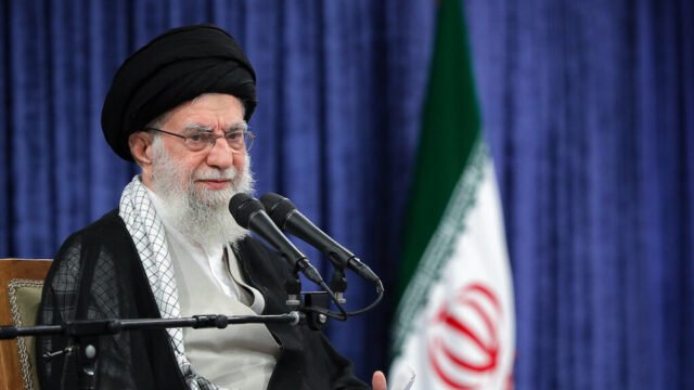 Trump sugiere el asesinato de Khamenei - RT World News

