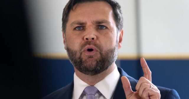 Vance afirma que "no estamos en guerra con Irán, estamos en guerra con el programa nuclear de Irán"
