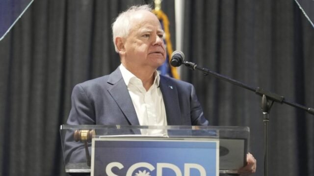 Walz: los demócratas deben ser un "poco más malvado"
