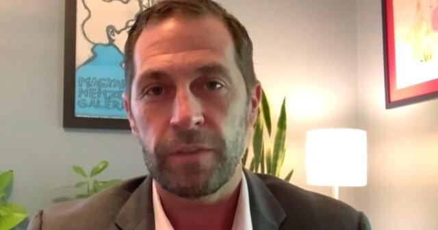 ¿Puede el Congreso verificar los poderes de guerra presidenciales? El representante Jason Crow pesa
