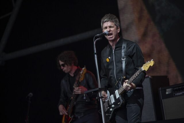 10 canciones para celebrar la reunión de Oasis, desde los mejores éxitos hasta los lados B
