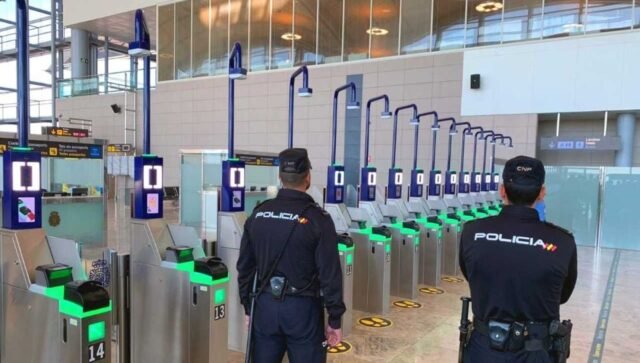 Acción exigida para detener los retrasos de control de pasaportes para los viajeros del Reino Unido en el aeropuerto de Costa Blanca
