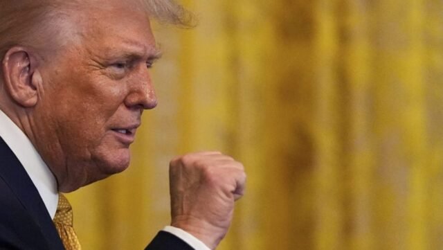 Actualizaciones en vivo: controversia de Epstein Roils House; Trump llama la atención hacia la IA
