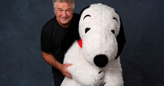 Alec Baldwin habla su amor por los 'maní' y los efectos 'inconmensurables' de su prueba
