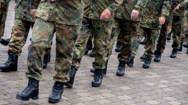 Alemania planea el servicio militar de seis meses-Reuters-RT World News
