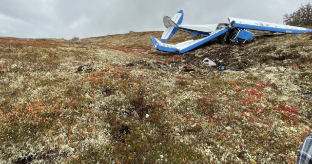 Avión que se estrelló, matando a su esposo de la ex representante de Alaska Mary Peltola, tenía demasiada carne de alces y fue arrastrado por las astas, dice NTSB
