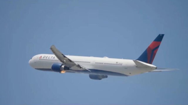 Boeing Engine se incendia durante el despegue (video) - RT World News

