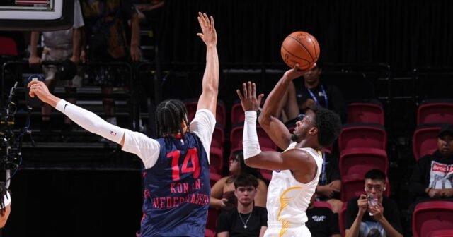 Bronny James genera emoción en la pérdida de los Lakers ante los Clippers
