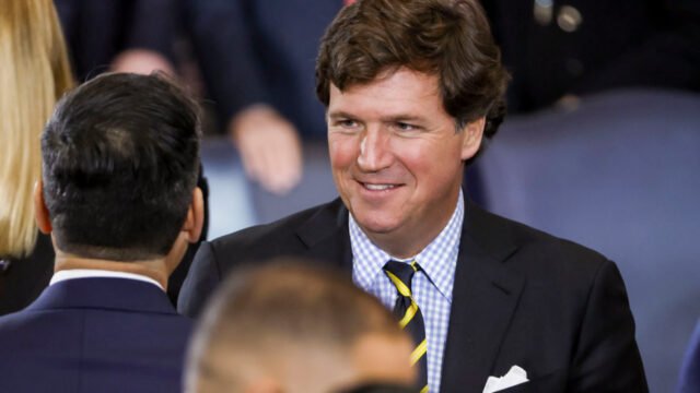 Carlson se burla de la entrevista con el presidente iraní - RT World News
