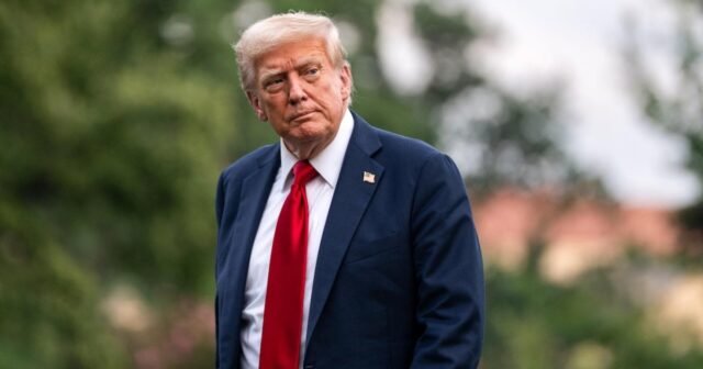 Casi dos tercios de los estadounidenses desaprueban cómo Trump está manejando la inflación, la encuesta encuentra
