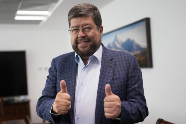 Conozca al multimillonario que quiere ser el primer presidente de derecha de Bolivia elegido en 20 años
