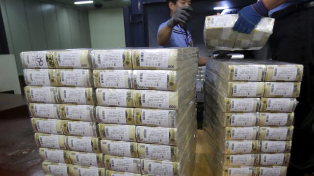 Corea del Sur para dar a los ciudadanos dinero gratis - RT World News
