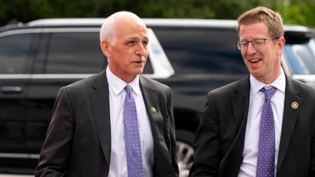 Demócrata de la Cámara de Representantes: Trump 'cometió un enorme error' al culpar a la guerra contra Ucrania
