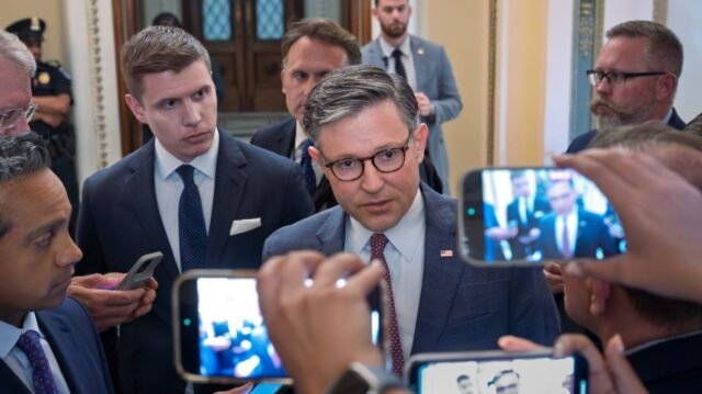 Después de las consecuencias de Epstein, los republicanos finalmente están encontrando sus espinas

