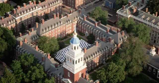 Detrás de la batalla legal sobre el financiamiento de Harvard
