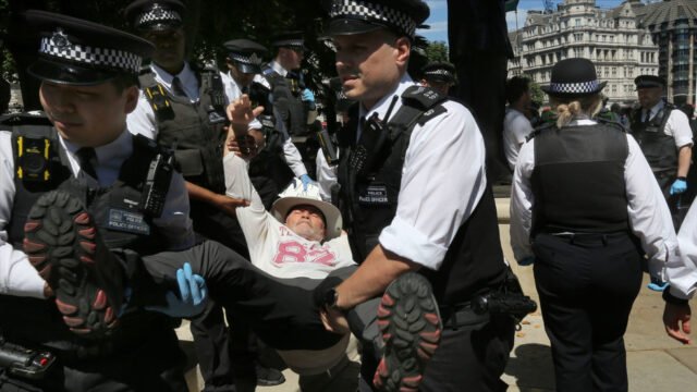 Docenas arrestadas después de las marcas del Reino Unido Palestine Action A 'Group terrorista' (Videos) - RT World News

