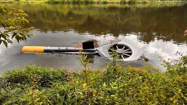 Dos soldados mataron y otro desaparece cuando el helicóptero se estrella contra el río cerca de la ciudad en Alemania durante el vuelo de prueba
